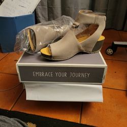 Dansko Taylin Suede Lifts