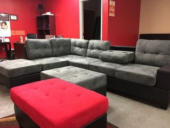 BRAND NEW SECTIONAL SOFA WITH OTTOMAN