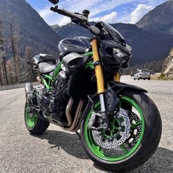 2025 Kawasaki Z 900 SE