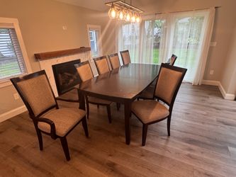 Dining room table and 8 chairs