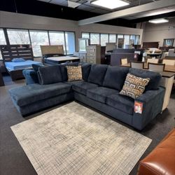 AVIEMORE INK 2-PIECE LAF SECTIONAL WITH CHAISE