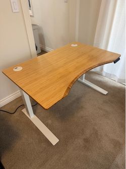 Fully Jarvis Bamboo Curve Standing Desk (48" x 30") – Excellent Condition