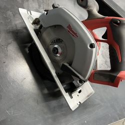 Milwaukee Cordless Circular Saw 