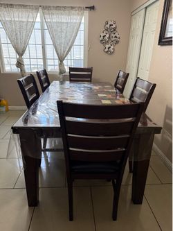Comedor de 6 sillas y mueble para  para oficina