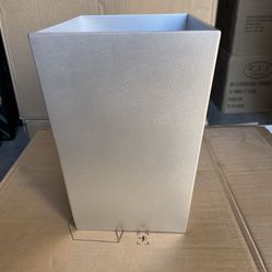 NICE SILVER METALLIC TRASH BINS (CASE OF 4)😍AMAZING DEAL 