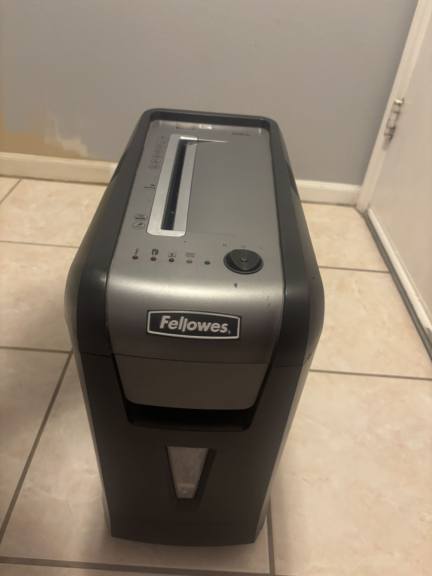 Fellowes Paper Shredder