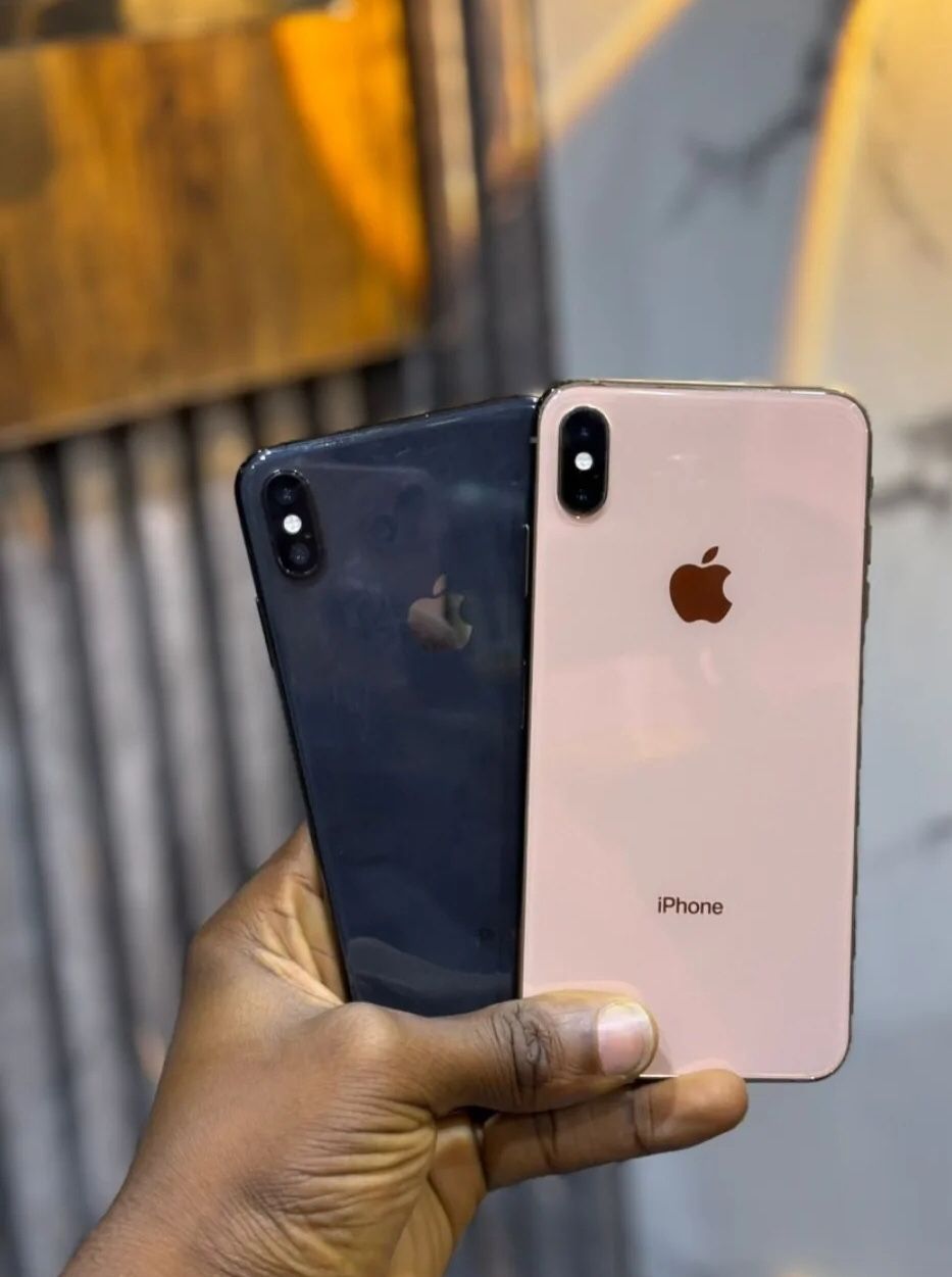 𝚒𝙿𝚑𝚘𝚗𝚎 Xs Max 𝚞𝚗𝚕𝚘𝚌𝚔𝚎𝚍 𝚠𝚒𝚝𝚑 𝚠𝚊𝚛𝚛𝚊𝚗𝚝𝚢