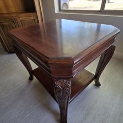 Gorgeous Walnut Coffee/End Table