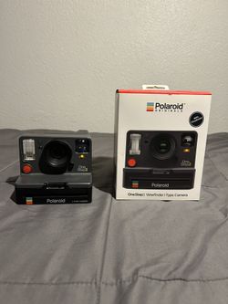 polaroid camera 