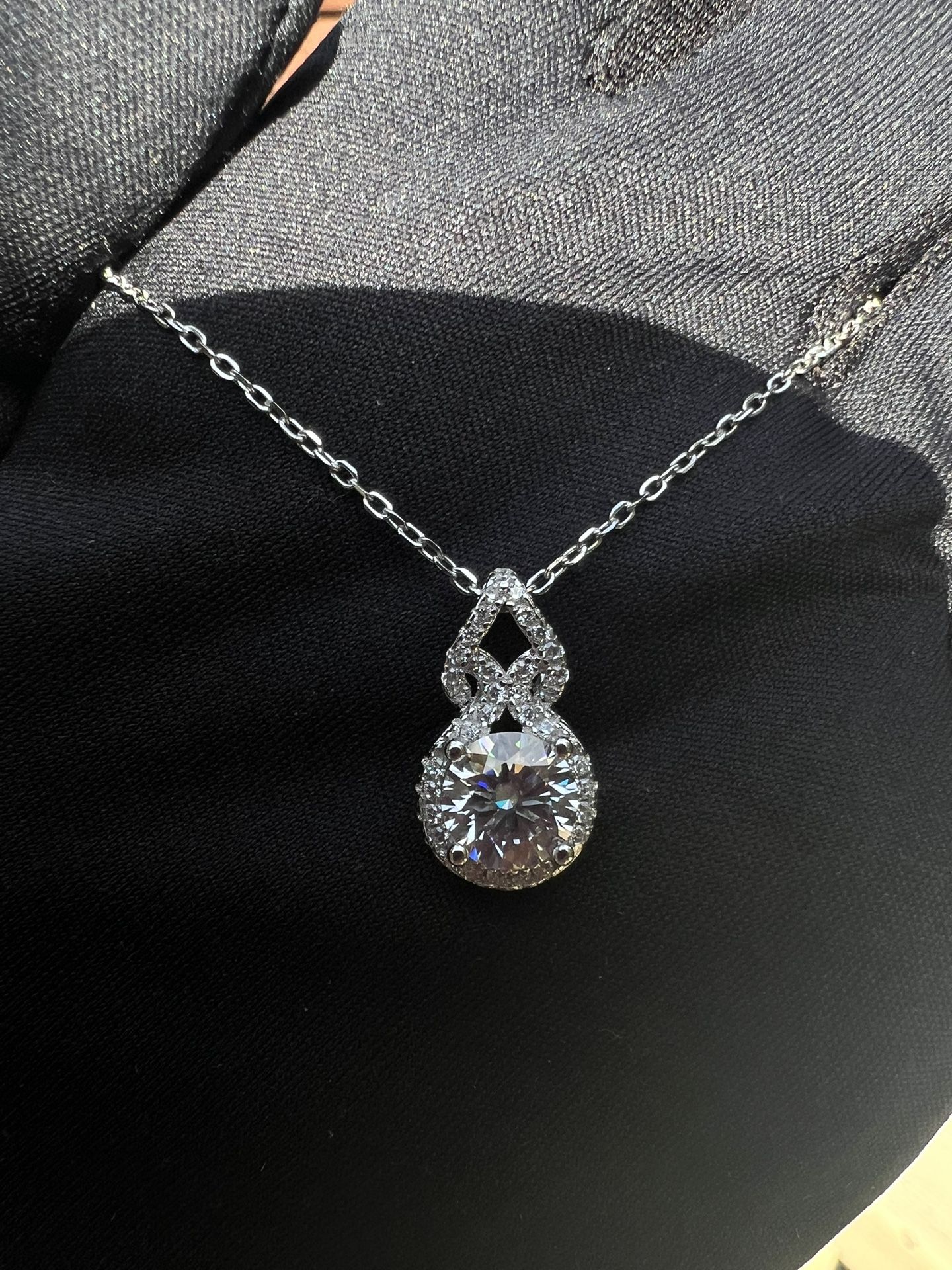 New Moissanite 10H10A Pendant Necklace 1CT18K White Gold Plated Sterling Silver