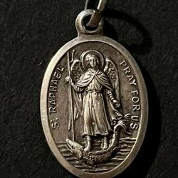 Silver Tone Saint Raphael The Archangel Protection Medal Pendant, 1 In 

