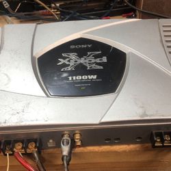 SONY  XPLOD 1100 WATTS CHANNEL AMPLIFIER 