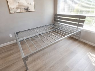 Full Size Metal Platform Bed Frame w/ Wood-Style Headboard