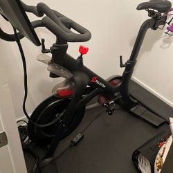 2020 Peloton Bike - Weights, Floor Mat