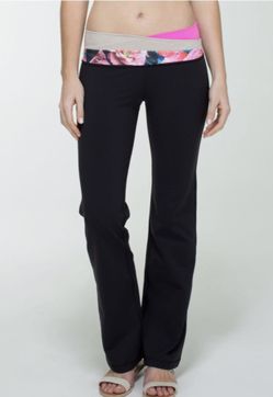 Lululemon Astro Pant (Regular)- Size 6