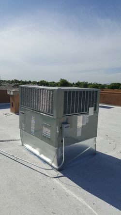 A/C Heater Roof Heat Pump HVAC Air Conditioner System Installed