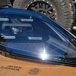Porsche Cayenne Headlight Set 2025