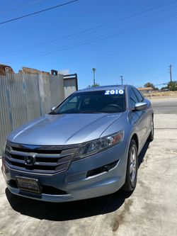 Honda accord  cross tour  2010