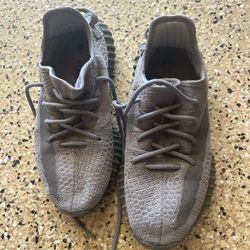 YEEZY’S Original  Size 8