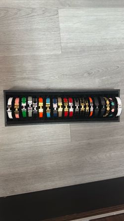 H bracelet