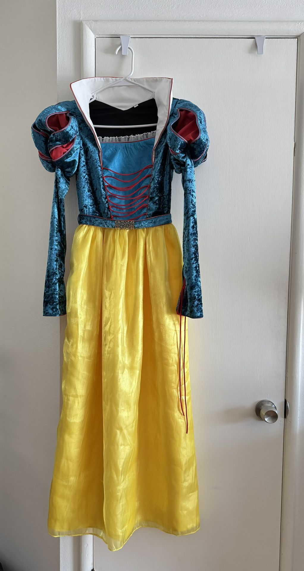 SNOW WHITE DRESS