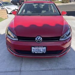 2017 Volkswagen Golf Sport wagon 