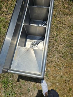 Commercial sink