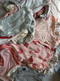 60- Piece Baby Clothes Bundle / Ropa de bebe (0–6 Months) – Target& Carters – Like New