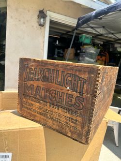 Vintage Searchlight Matches Wood Advertising Crate Diamond Match Co Strike Anywhere Dovetail Box