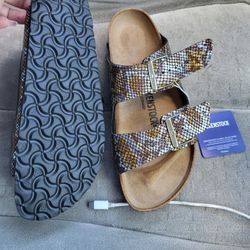RARE!Nwt Birkenstock snake sandals SZ10