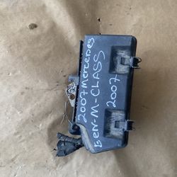 2007-2009 Mercedes Benz ML Fuse Box 