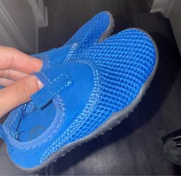 Toddler water shoes