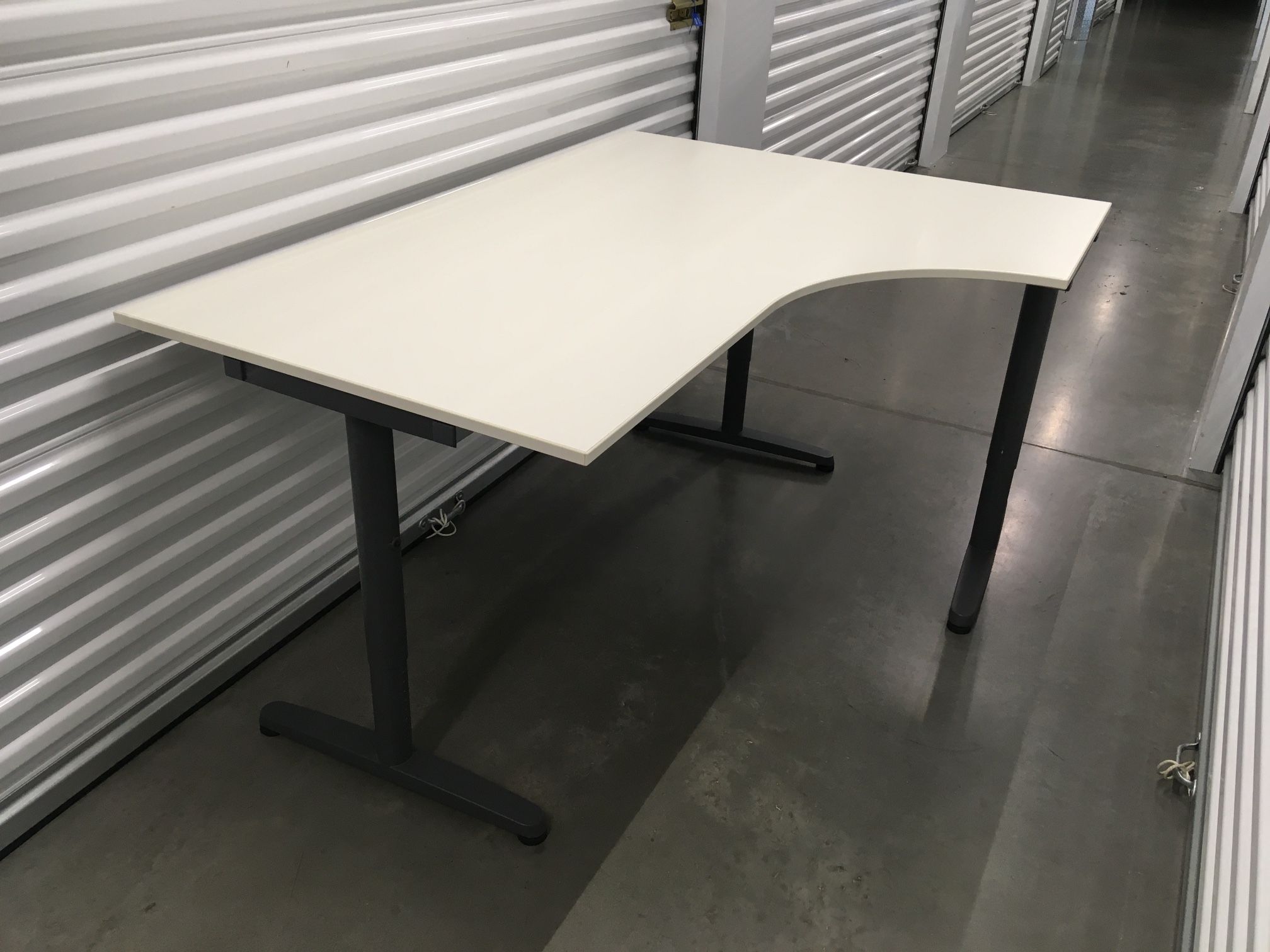 WHITE RC IKEA GALANT DESK