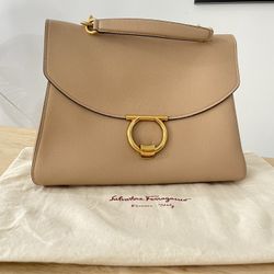 Salvatore Ferragamo, Margort, Almond, One Size