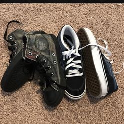 Converse Size 1 , Vanz Size 4