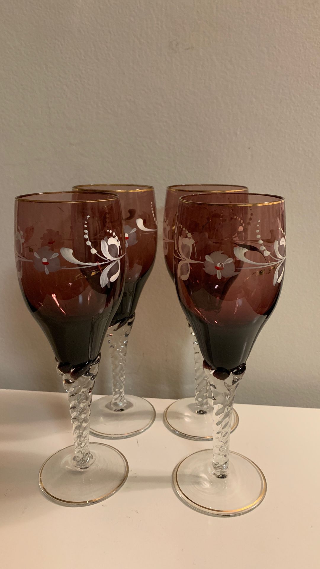 4 pcs of vintage hand painted wine glass