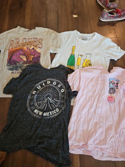 4 M graphic T shirts