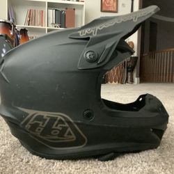 Troy Lee Designs Full Face Helmet With Bag   (Can Negotiate)