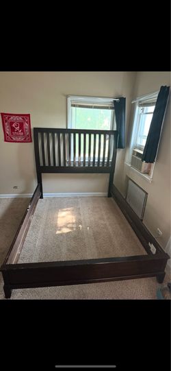 Queen Bedframe