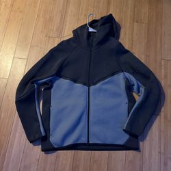 Nike Tech Size L 