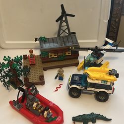 Retired 2015 Lego City Crooks Hideout 60068