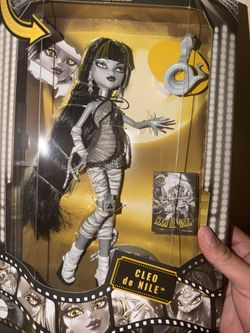 Cleo Reel Drama Doll