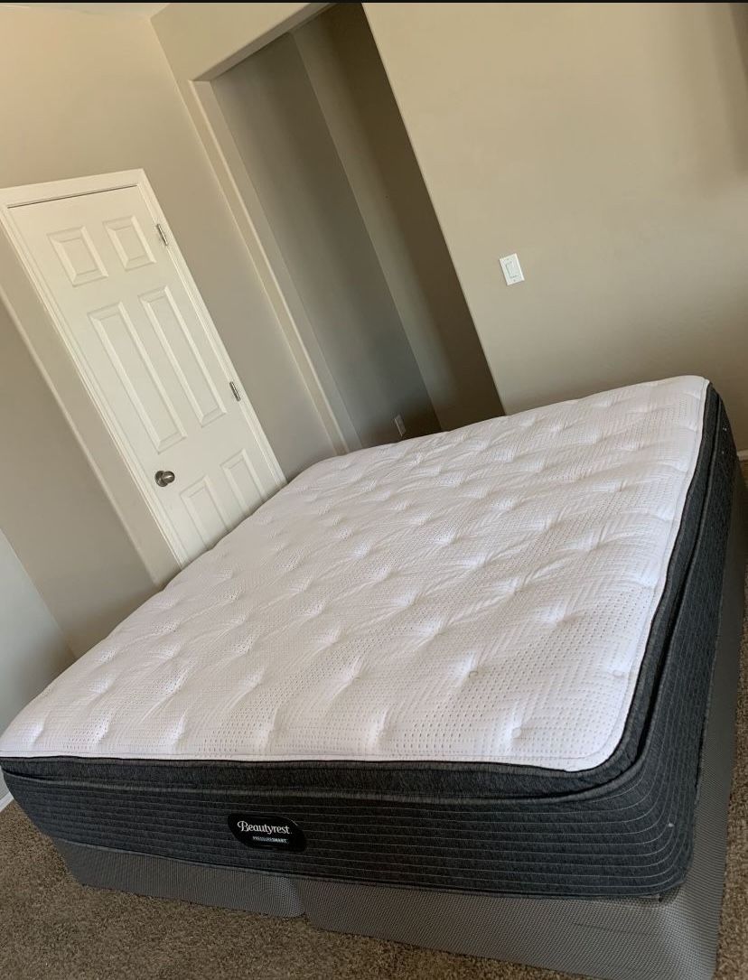 KING BEAUTYREST PRESSURESMART MATTRESS AND FREE BOX SPRINGS