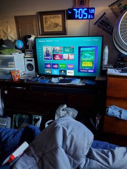 Hisense Ruko Smart Tv 43" with remote