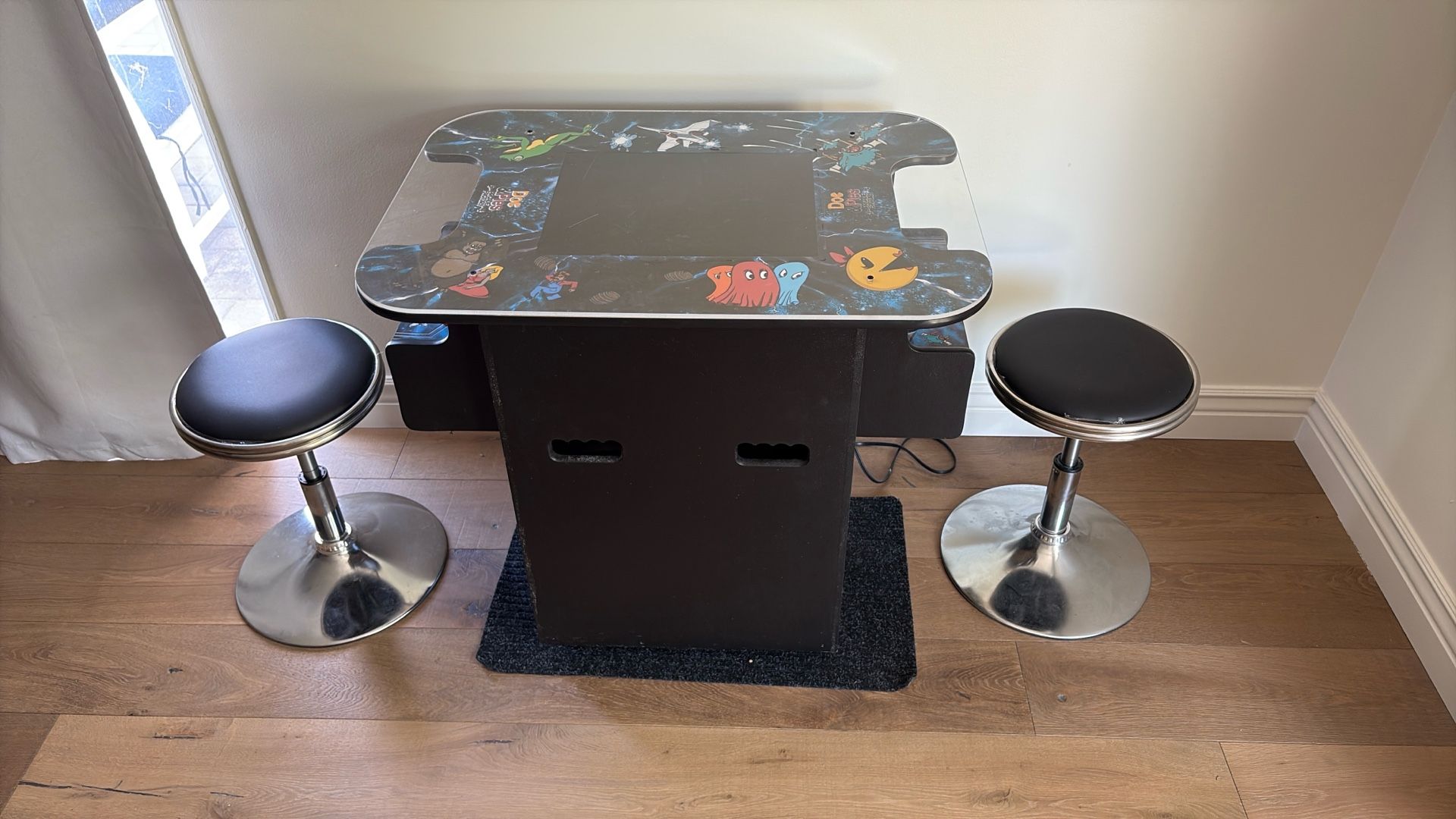 Table Top Game Over 400 Games Works Perfect With 2 Stools