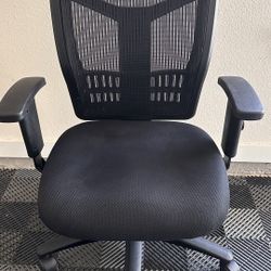 Fully adjustable black mesh back office chair