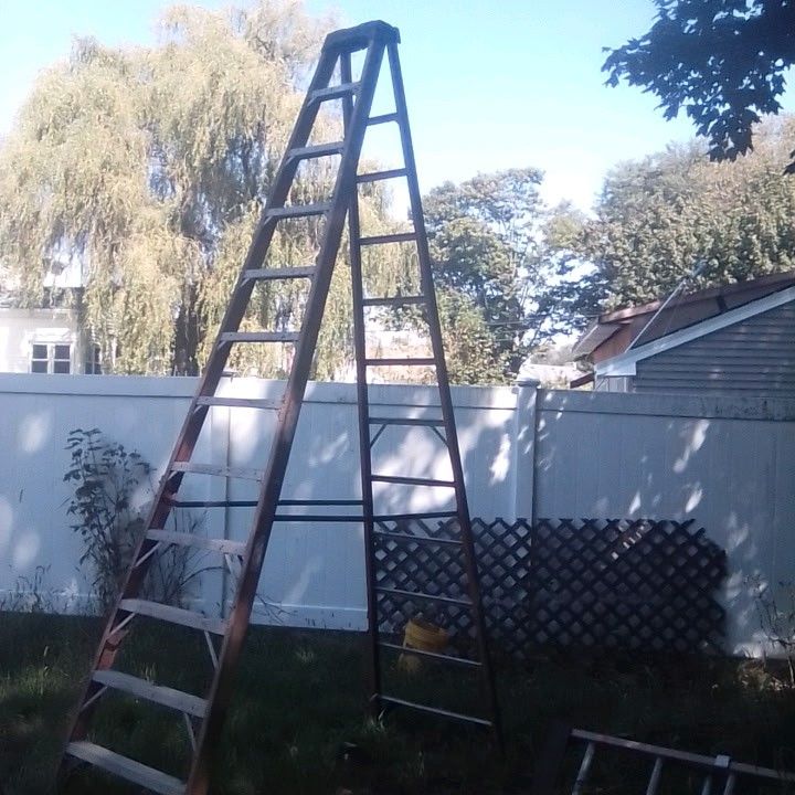 12 Foot Heavy-Duty Fiberglass A-frame Ladder