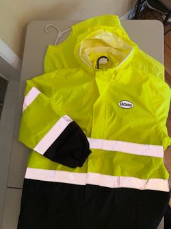 BOSS XL high-visibility rain suit