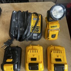 Dewalt  12v flash light with 3 x 12v Battery Batteries and Charger