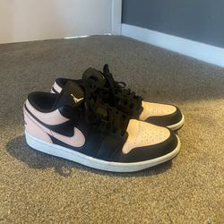 Pink Jordan 1